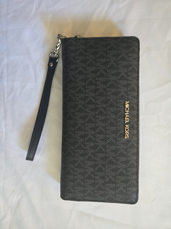 Michael Kors Handbags - Michael Kors Black and Gold Women's Zip Wristlet Wallet